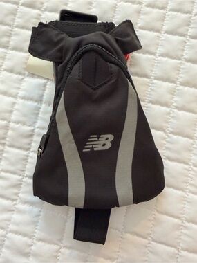 New balance running water bottle holder